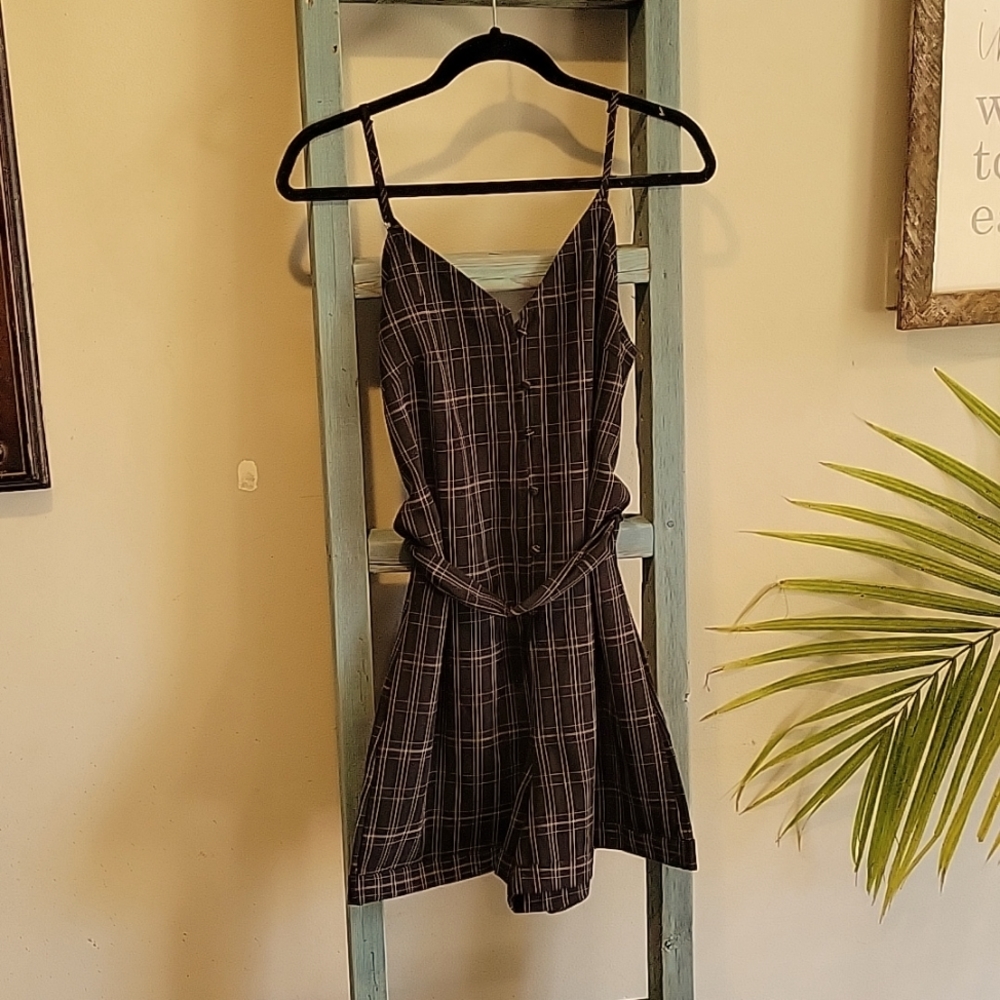Romper - Picture 1 of 2